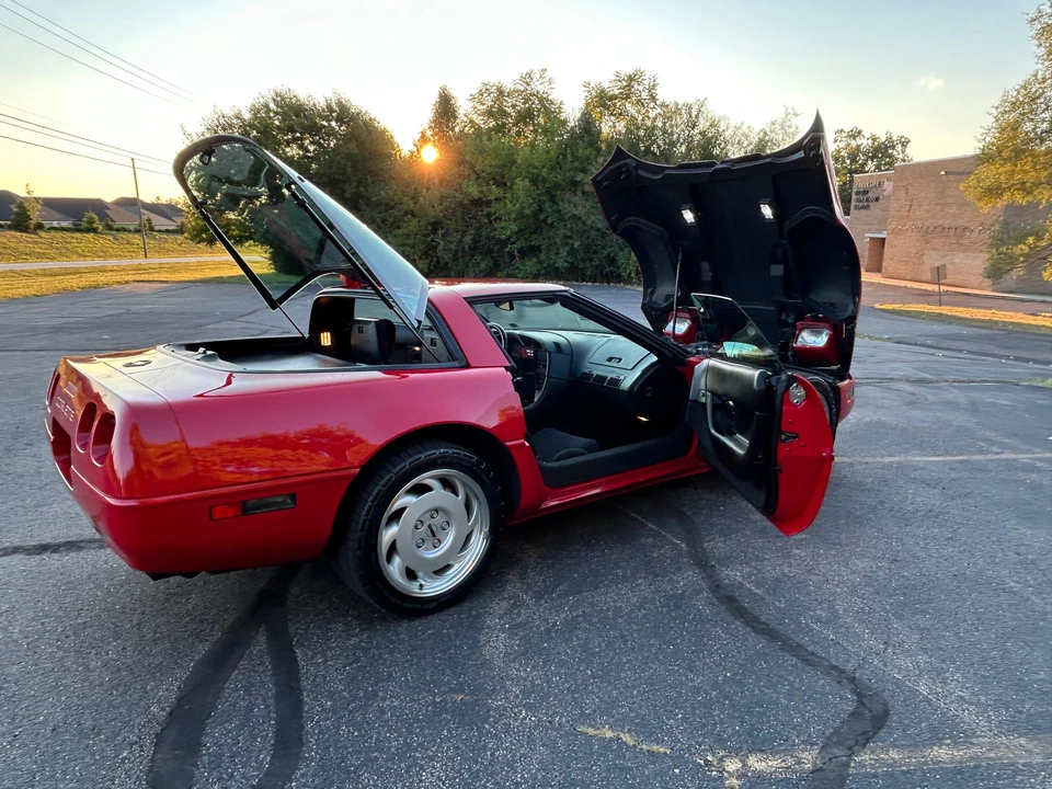 1992 Chevrolet Corvette C4 - Image 22 of 31