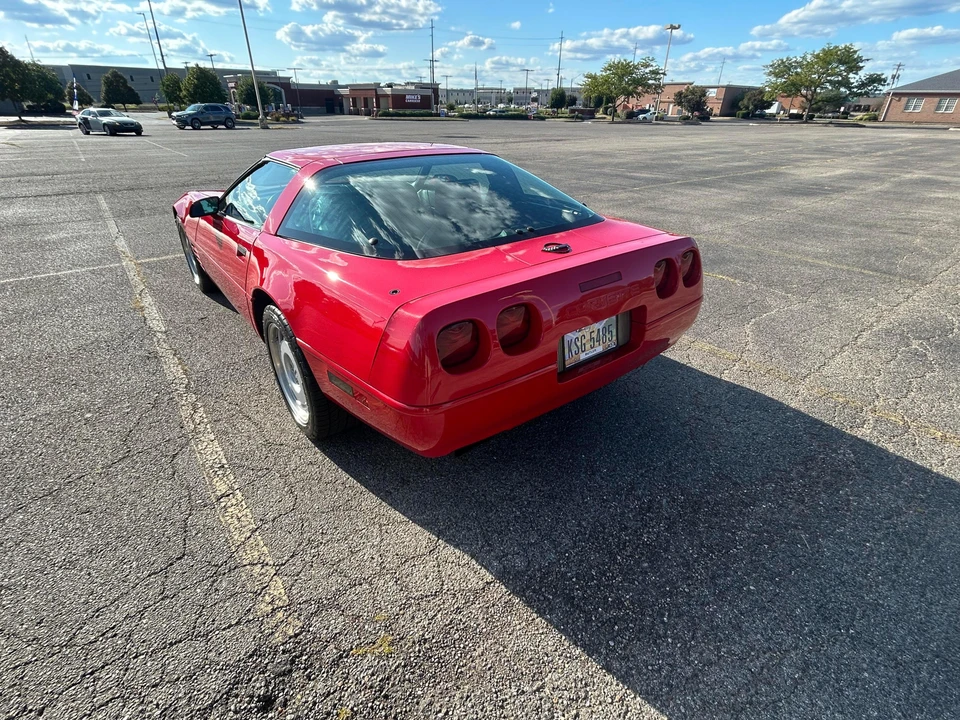 1992 Chevrolet Corvette C4 - Image 8 of 31