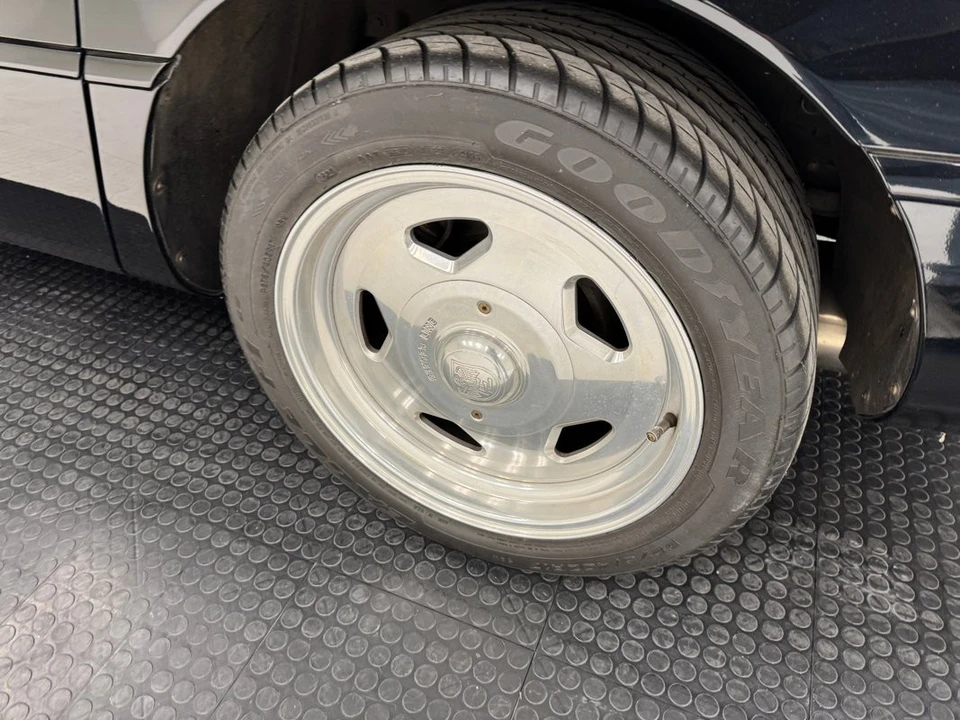 1992 Chevrolet Corvette C4 - Image 19 of 31