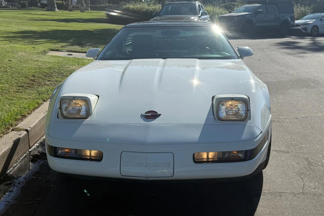 1992 Chevrolet Corvette C4 - Image 2 of 31