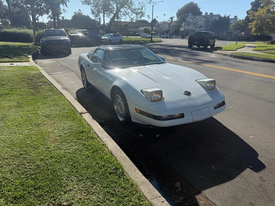 1992 Chevrolet Corvette C4 - Image 19 of 31