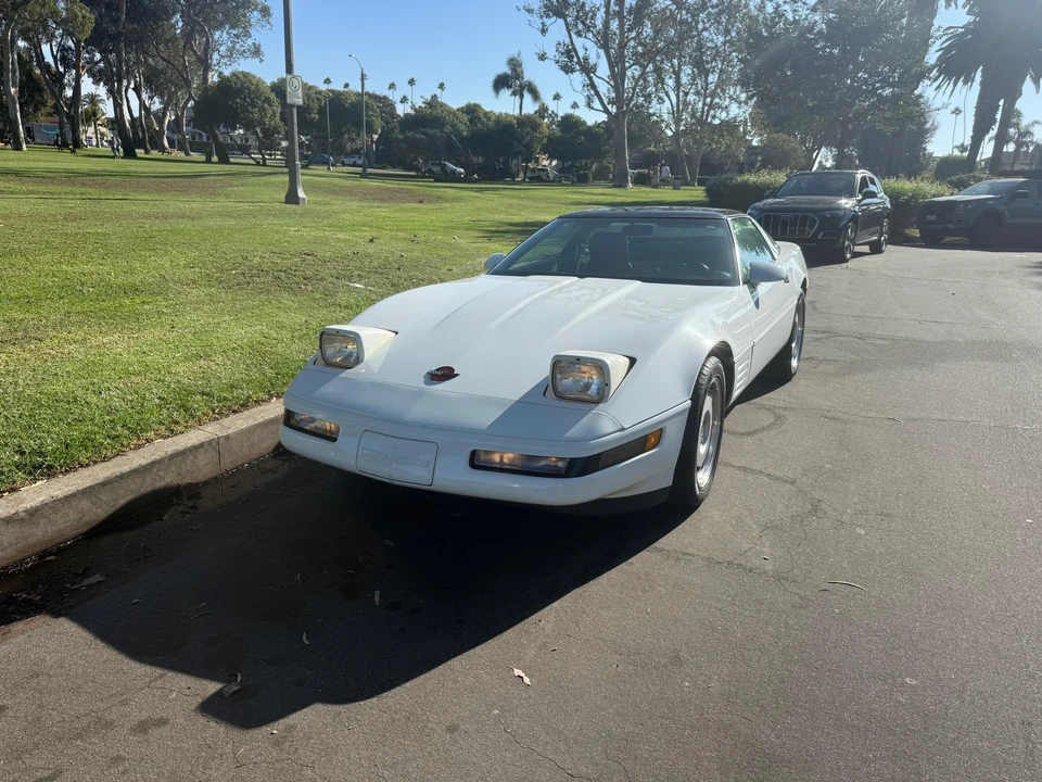 1992 Chevrolet Corvette C4 - Image 8 of 31