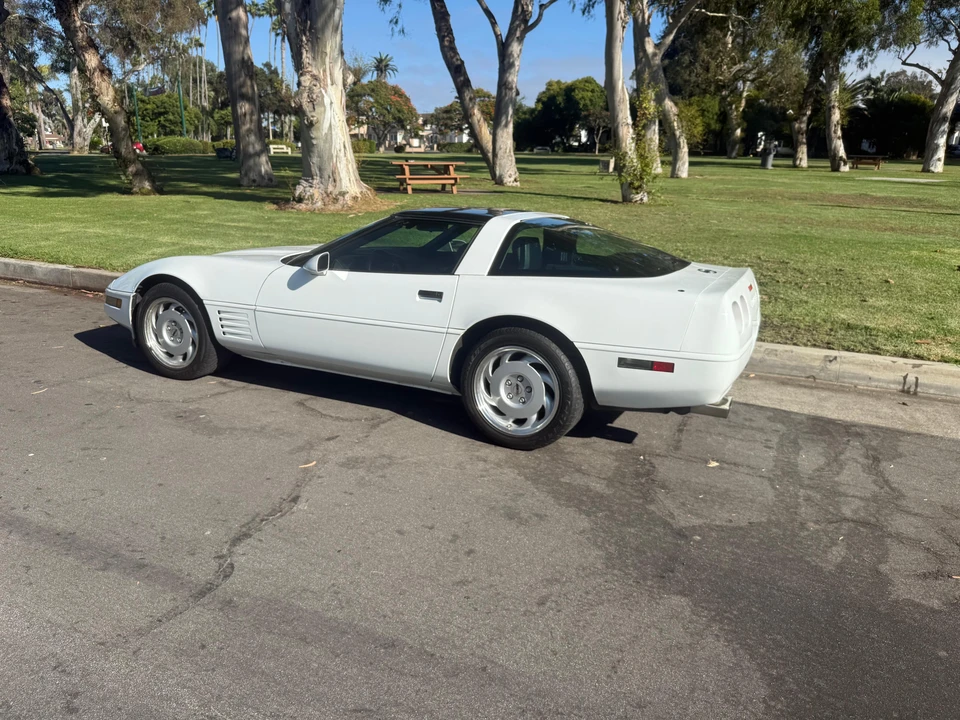 1992 Chevrolet Corvette C4 - Image 13 of 31