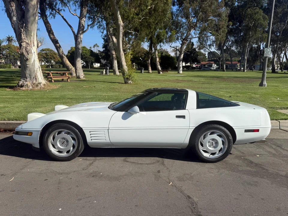 1992 Chevrolet Corvette C4 - Image 12 of 31
