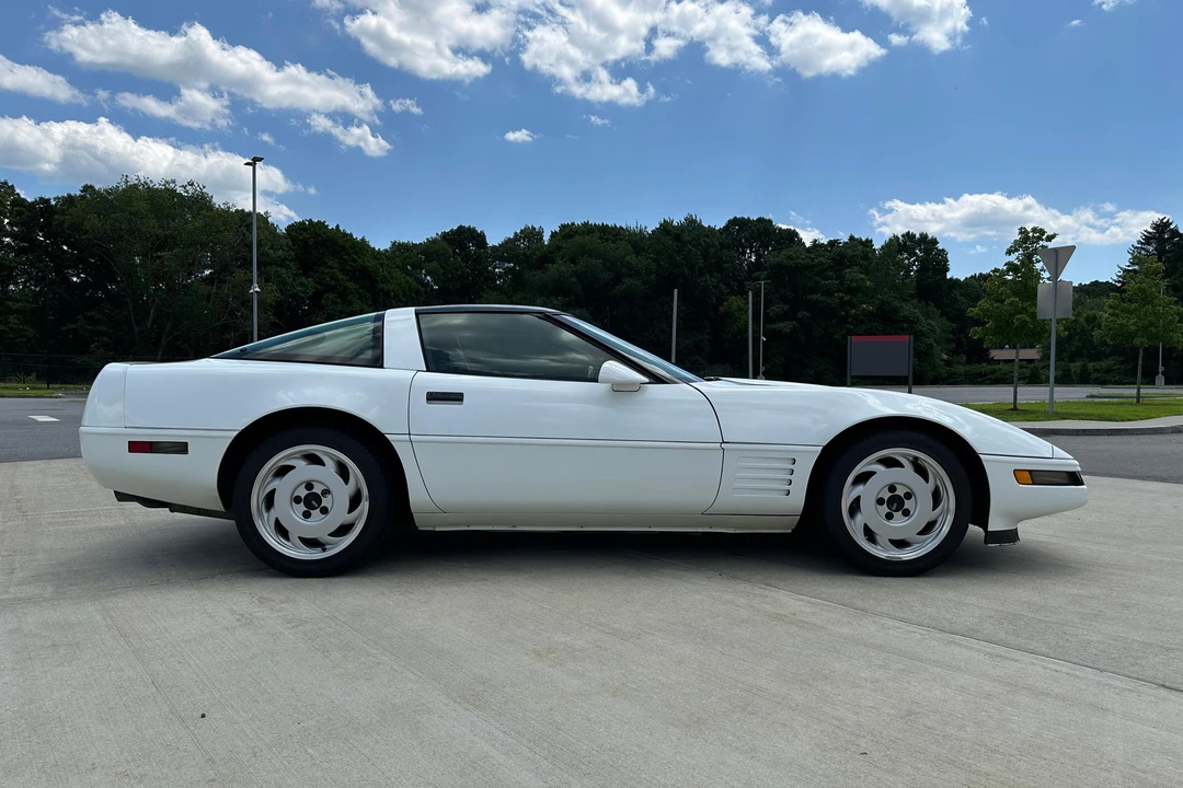 1992 Chevrolet Corvette C4 - Image 25 of 31