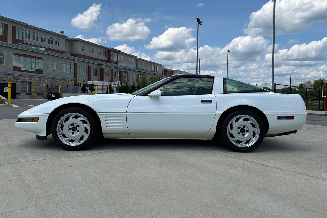 1992 Chevrolet Corvette C4 - Image 14 of 31
