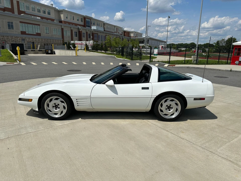 1992 Chevrolet Corvette C4 - Image 12 of 31