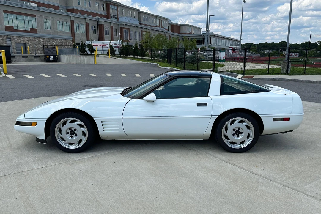 1992 Chevrolet Corvette C4 - Image 13 of 31