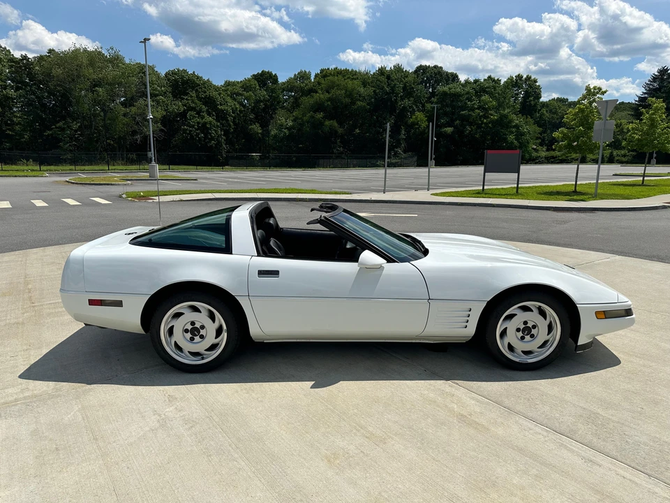 1992 Chevrolet Corvette C4 - Image 23 of 31