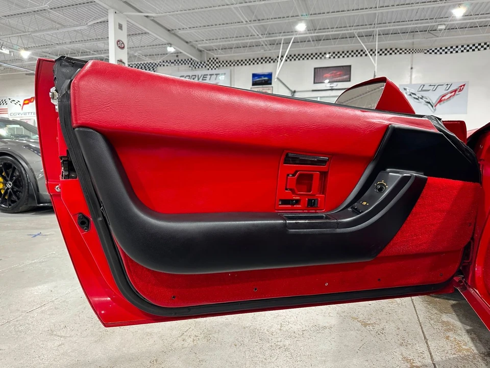 1992 Chevrolet Corvette C4 - Image 14 of 21
