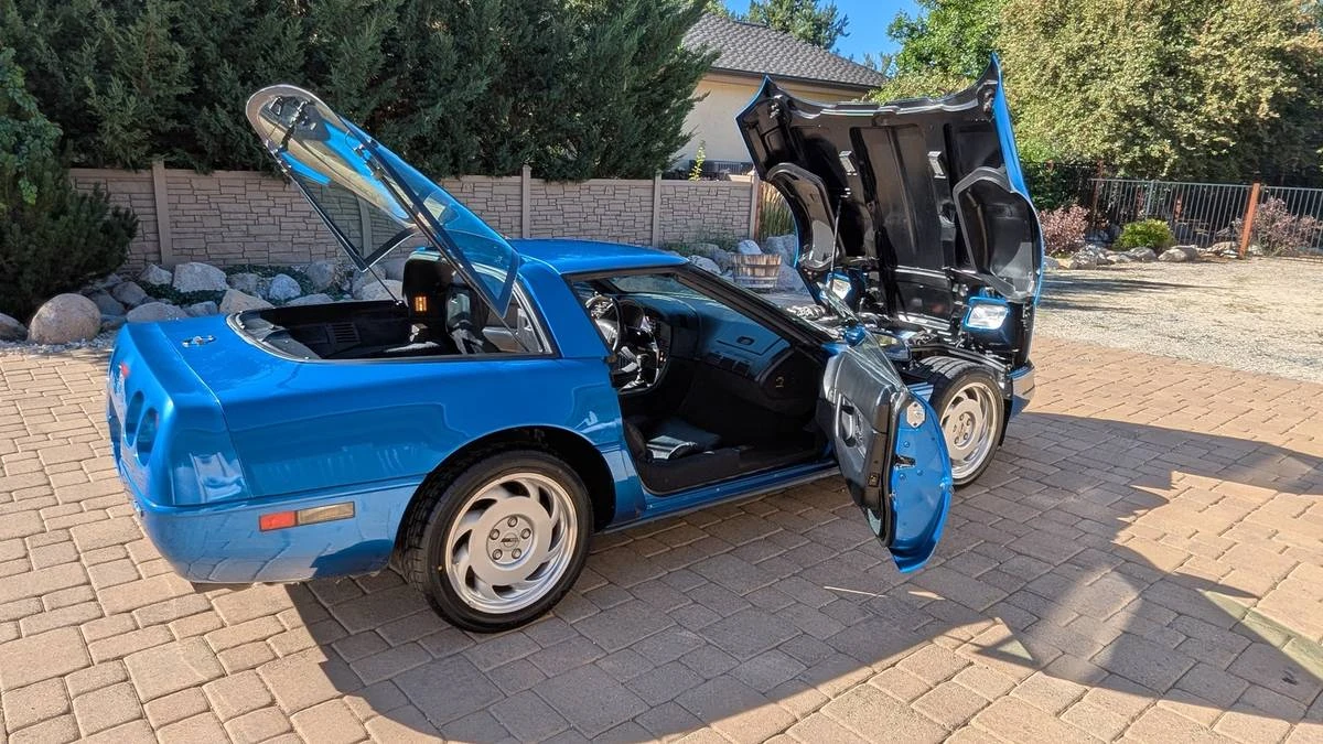 1992 Chevrolet Corvette C4 - Image 14 of 24