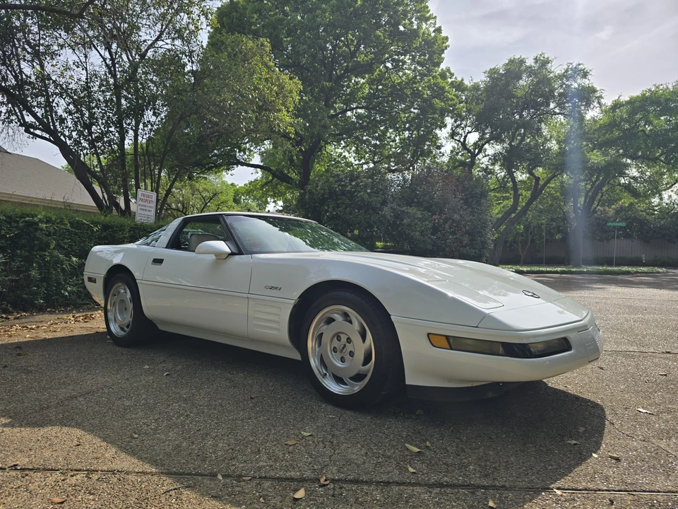 1992 Chevrolet Corvette C4 ZR1 - Image 2 of 31
