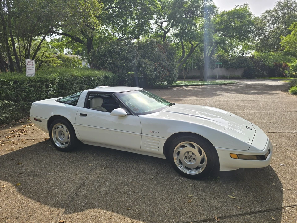 1992 Chevrolet Corvette C4 ZR1 - Image 8 of 31