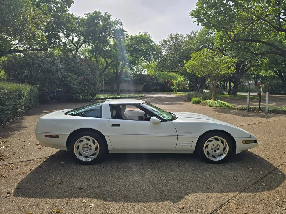 1992 Chevrolet Corvette C4 ZR1 - Image 10 of 31