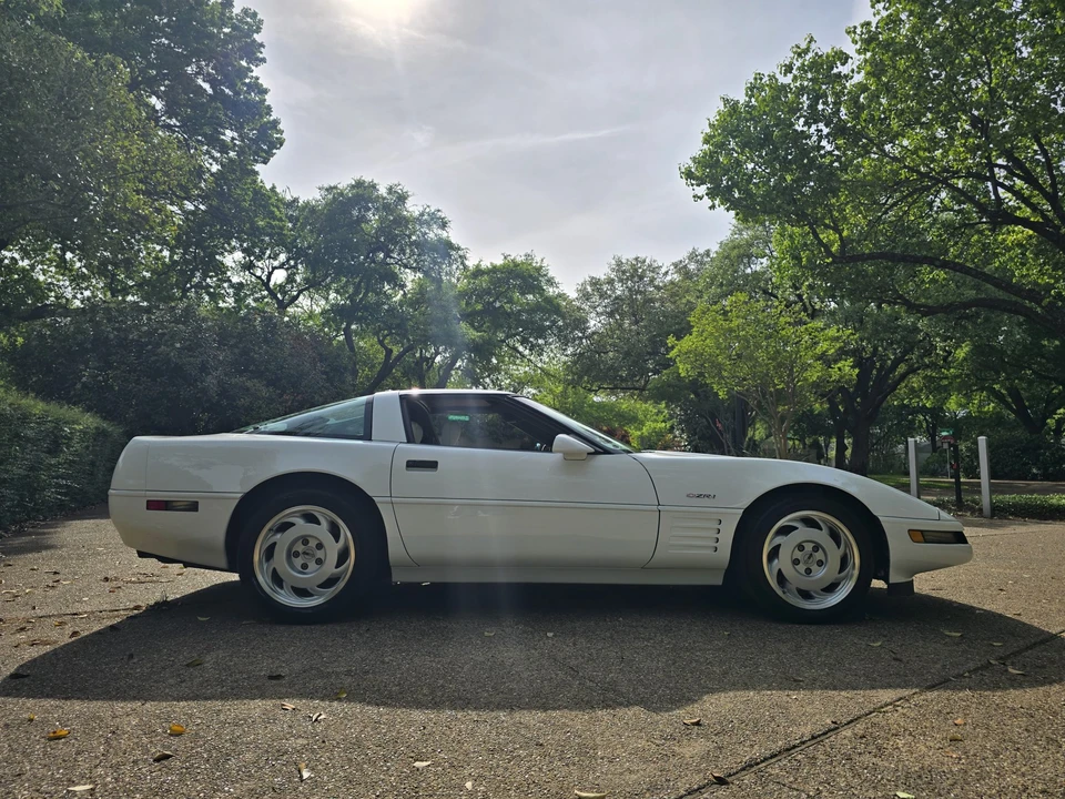 1992 Chevrolet Corvette C4 ZR1 - Image 11 of 31