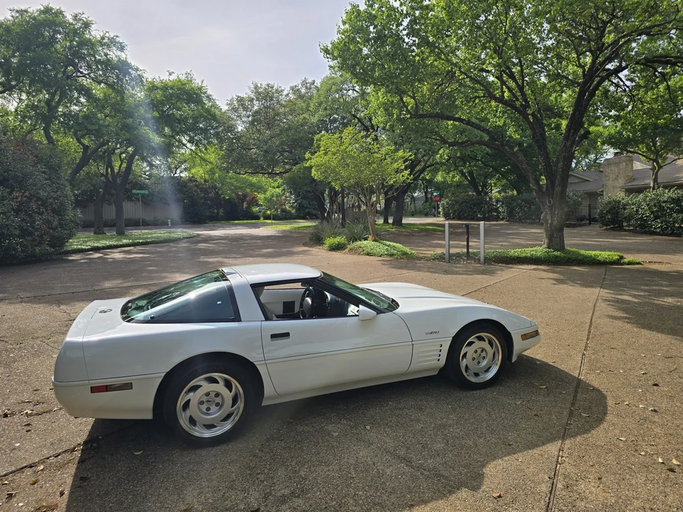 1992 Chevrolet Corvette C4 ZR1 - Image 14 of 31