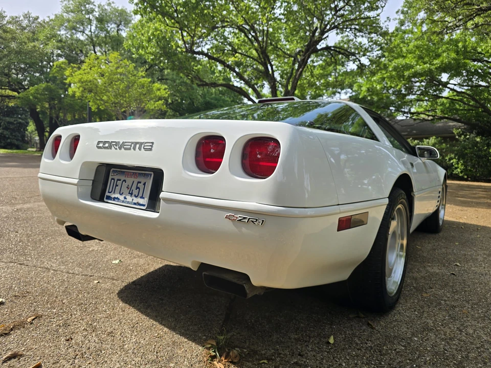 1992 Chevrolet Corvette C4 ZR1 - Image 25 of 31