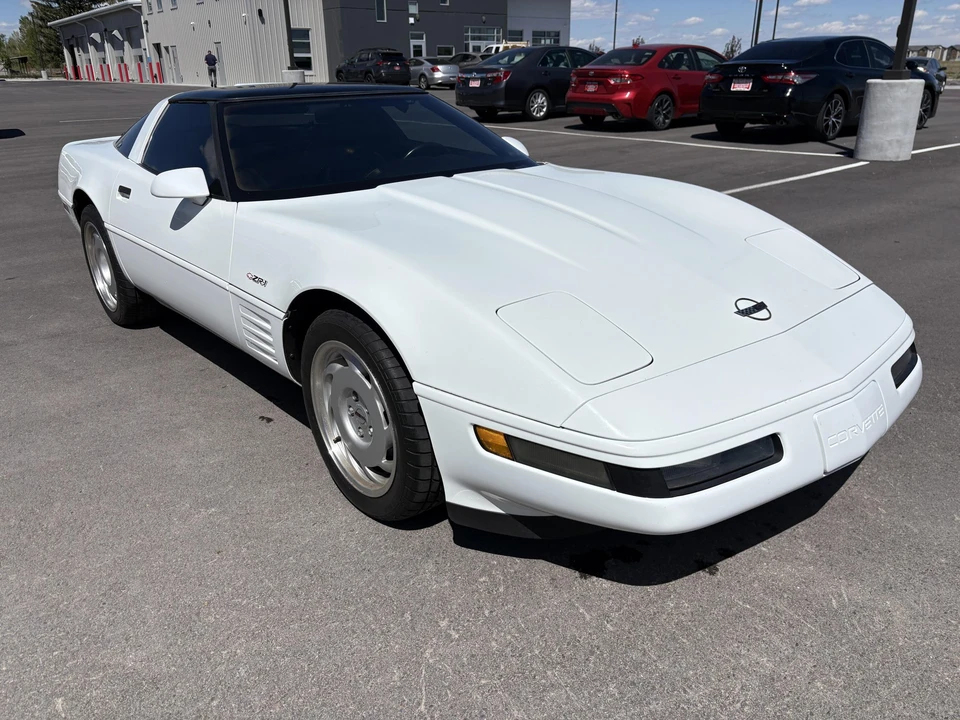 1992 Chevrolet - Image 4 of 31