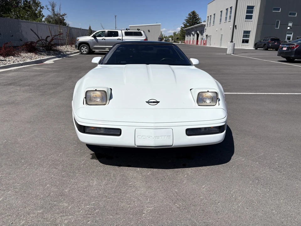 1992 Chevrolet - Image 14 of 31