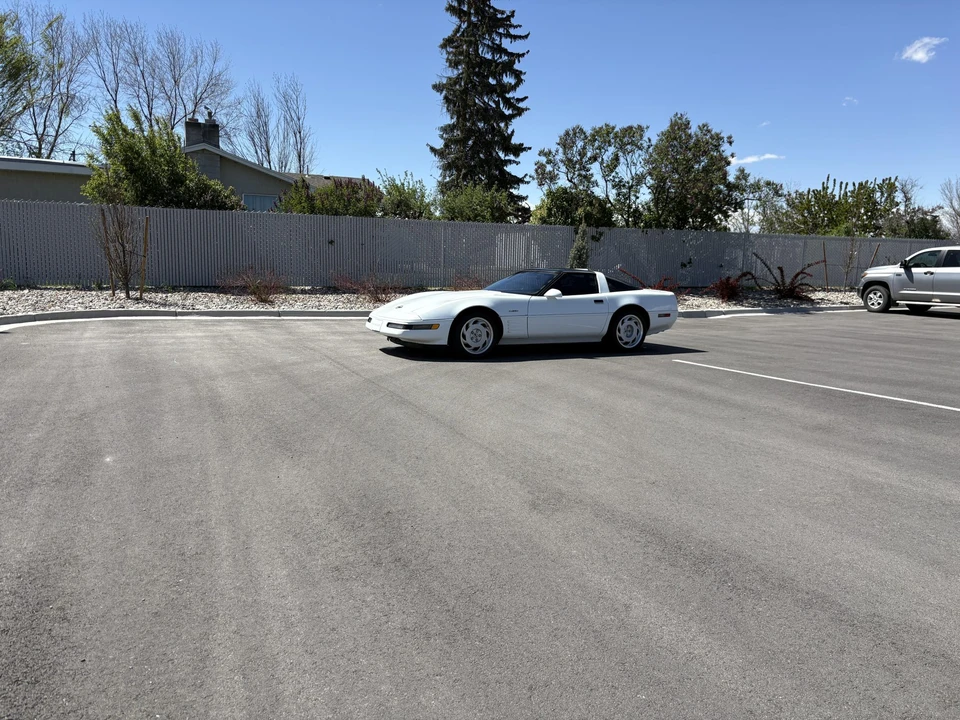 1992 Chevrolet - Image 2 of 31