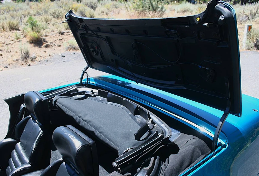 1992 Chevrolet Corvette C4 - Image 13 of 23