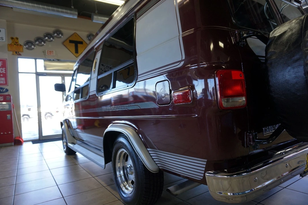 1992 Chevrolet G-Series Van - Image 15 of 21