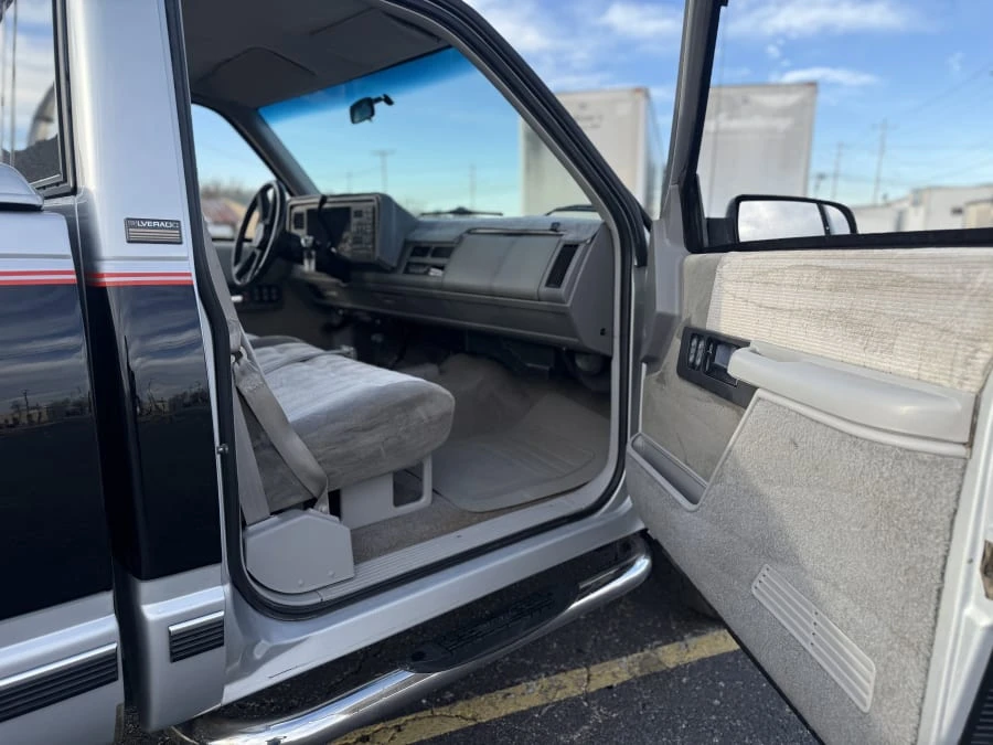 1992 Chevrolet C/K 4th Gen - Image 9 of 12