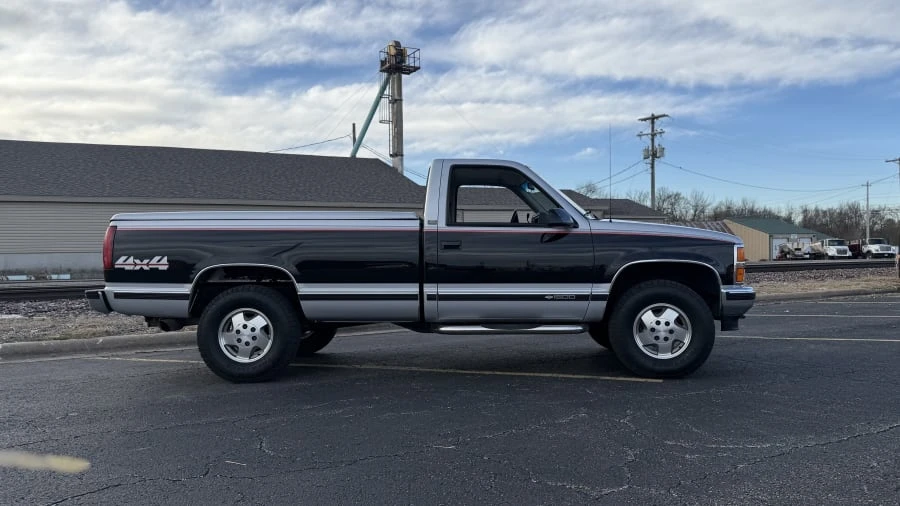 1992 Chevrolet C/K 4th Gen - Image 6 of 12
