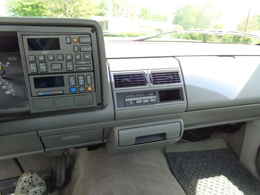 1992 Chevrolet C/K 4th Gen - Image 10 of 12