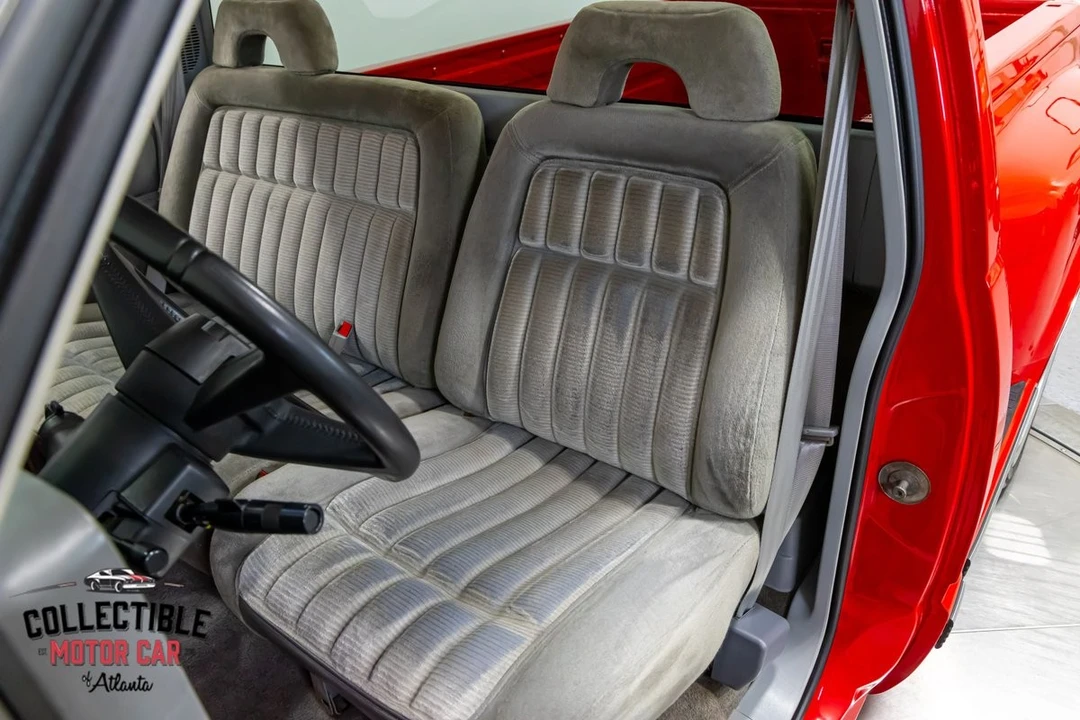 1992 Chevrolet - Image 4 of 31