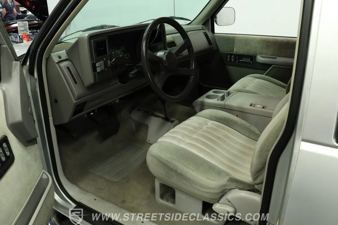 1992 Chevrolet C/K 4th Gen - Image 4 of 12