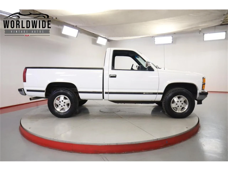 1992 Chevrolet C/K 4th Gen - Image 4 of 31