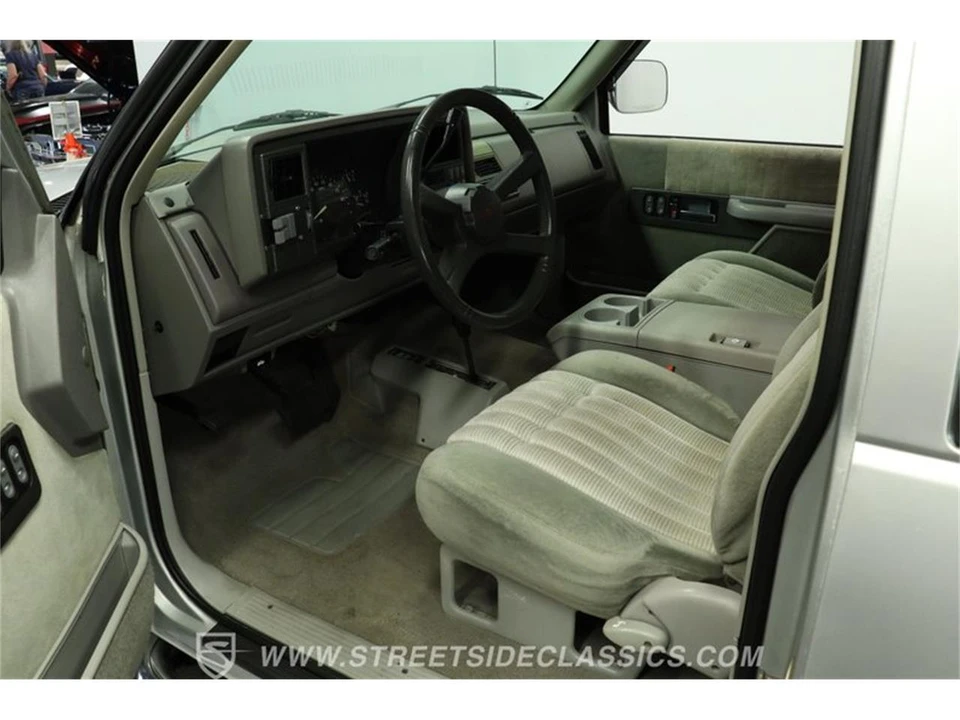 1992 Chevrolet C/K 4th Gen - Image 4 of 31
