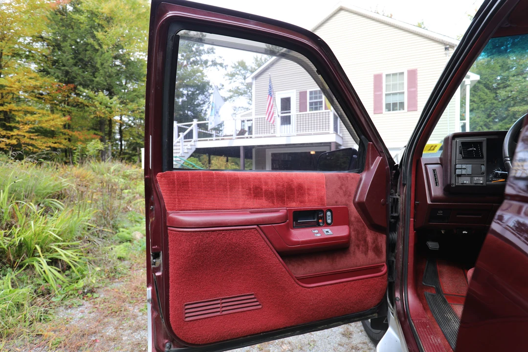1992 Chevrolet K5 Blazer 3rd Gen - Image 30 of 31