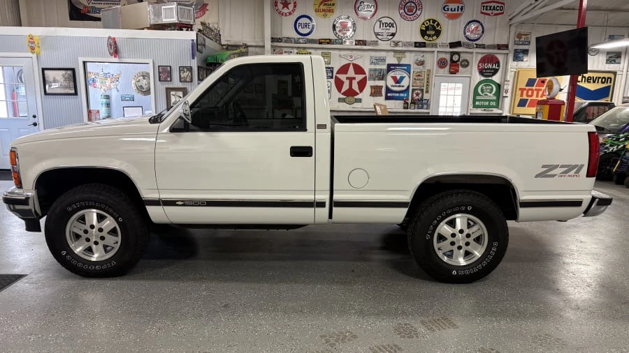1992 Chevrolet C/K 4th Gen - Image 2 of 18