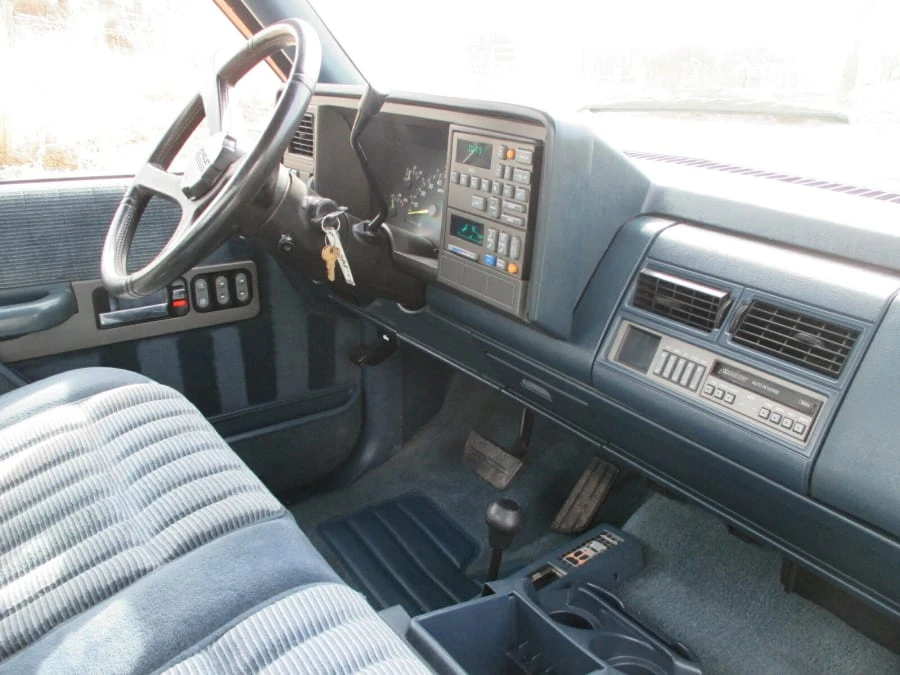 1992 Chevrolet C/K 4th Gen - Image 15 of 17