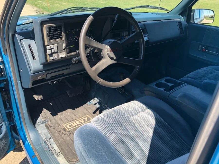 1992 Chevrolet K5 Blazer 3rd Gen - Image 3 of 11