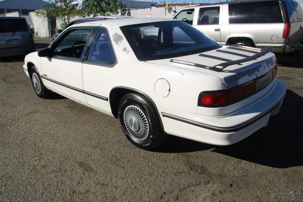 1992 Chevrolet Lumina - Image 4 of 21