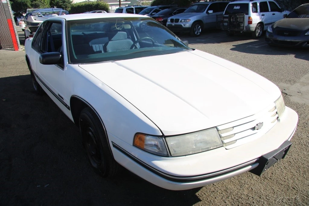 1992 Chevrolet Lumina - Image 8 of 21