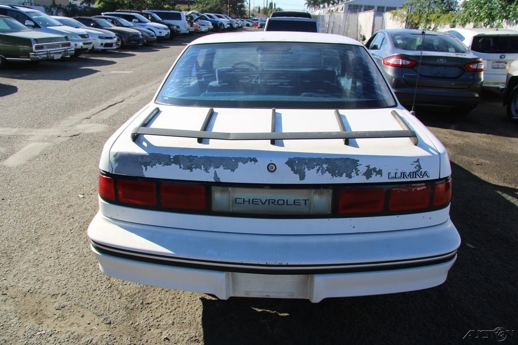 1992 Chevrolet Lumina - Image 5 of 21