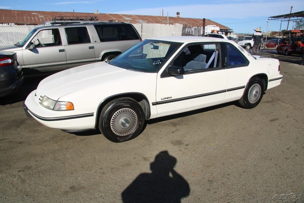 1992 Chevrolet Lumina - Image 2 of 21