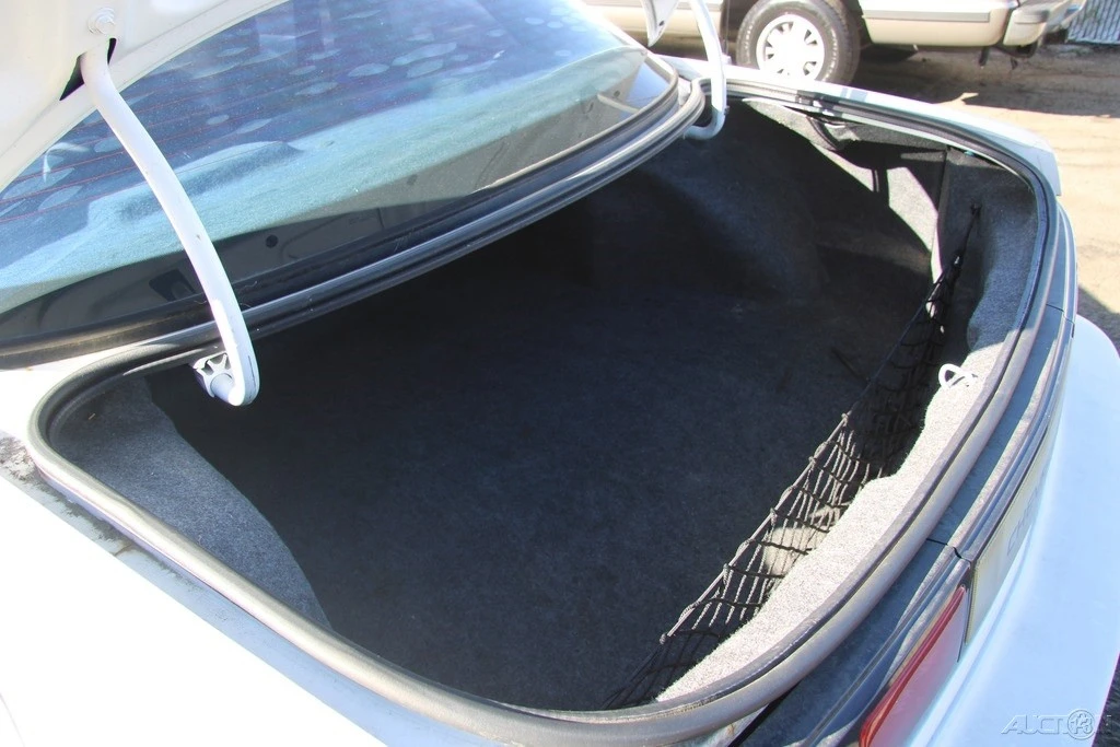 1992 Chevrolet Lumina - Image 17 of 21