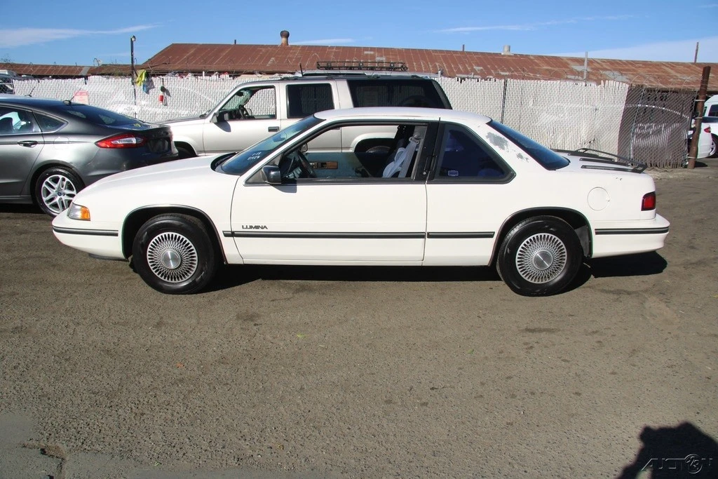 1992 Chevrolet Lumina - Image 3 of 21