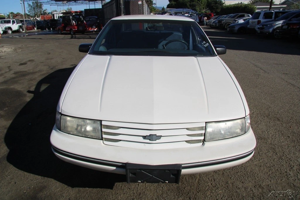 1992 Chevrolet Lumina - Image 9 of 21