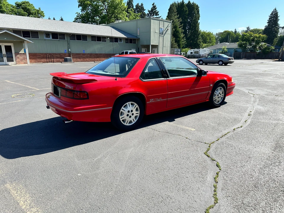 1992 Chevrolet Lumina - Image 13 of 31