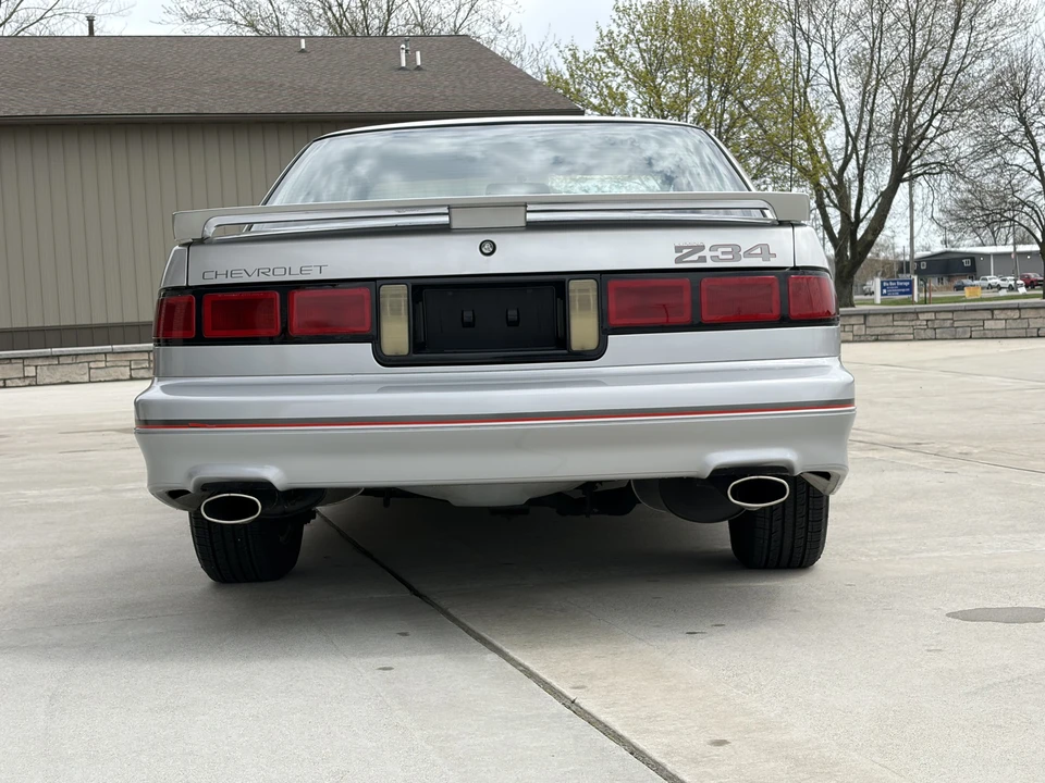 1992 Chevrolet Lumina - Image 8 of 31