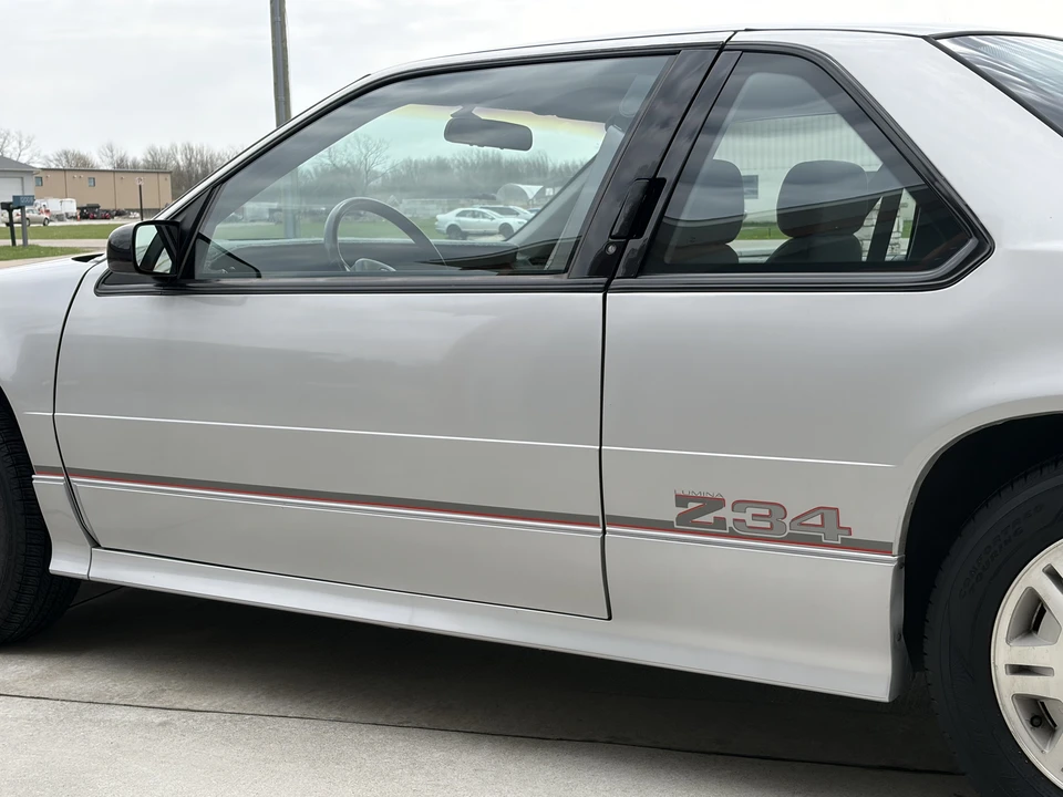 1992 Chevrolet Lumina - Image 27 of 31