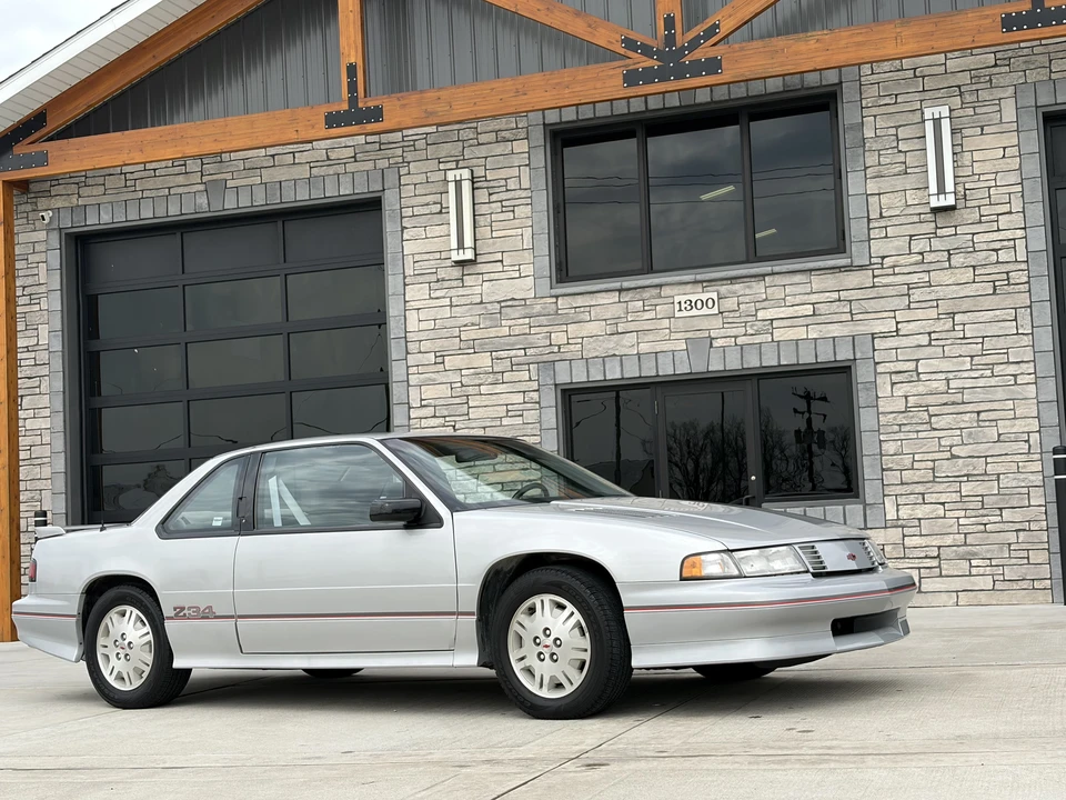 1992 Chevrolet Lumina - Image 17 of 31