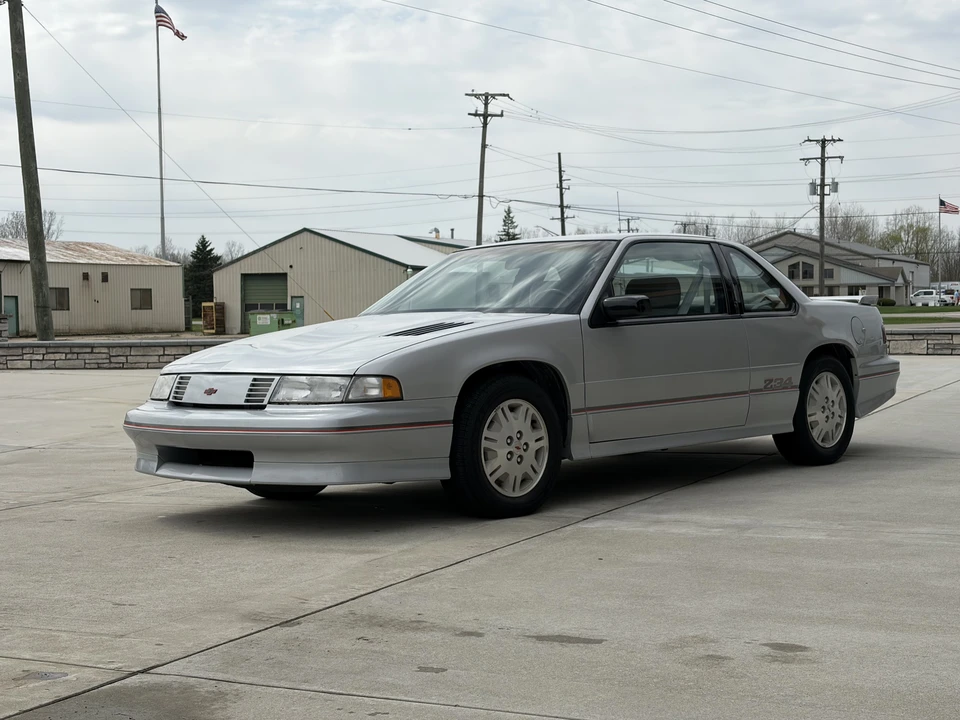 1992 Chevrolet Lumina - Image 2 of 31
