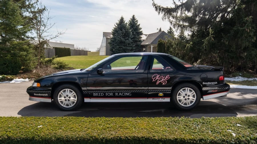 1992 Chevrolet Lumina - Image 2 of 31